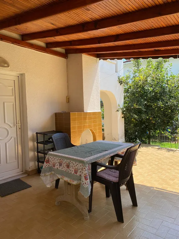 Вилла на первой линии моря