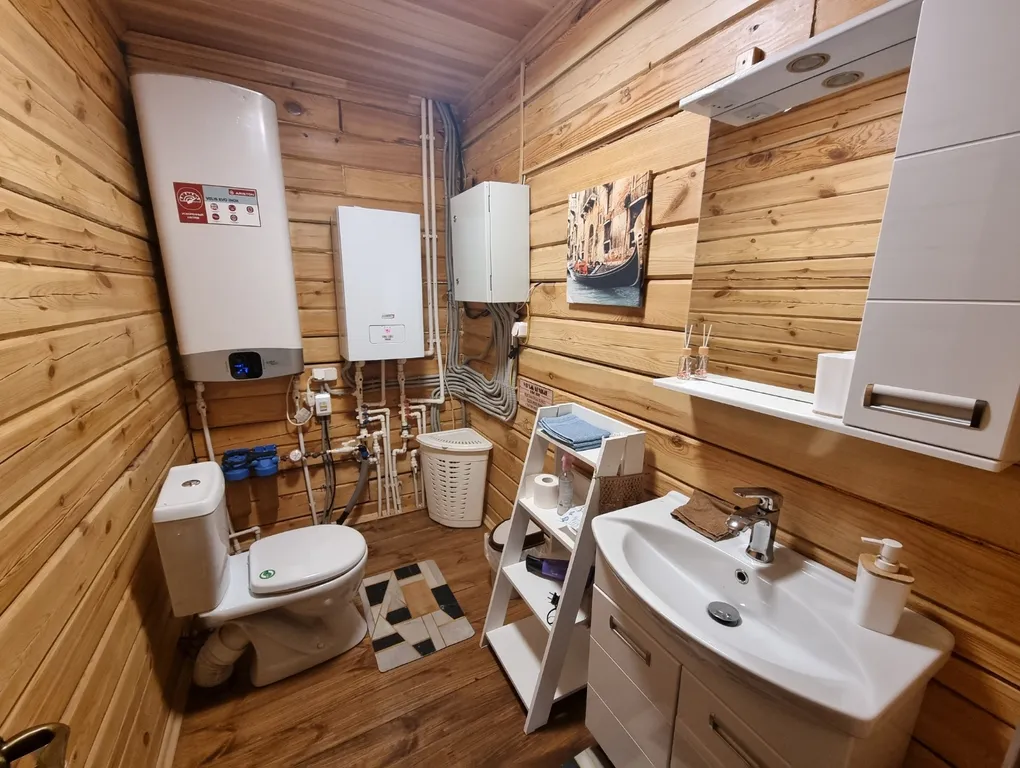 Уютный деревянный дом с баней