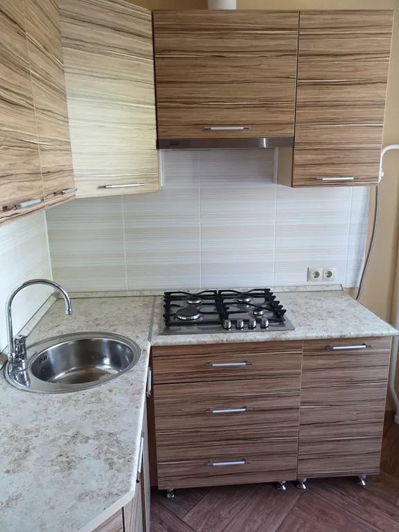 Однушка с балконом и кондиционером в центре