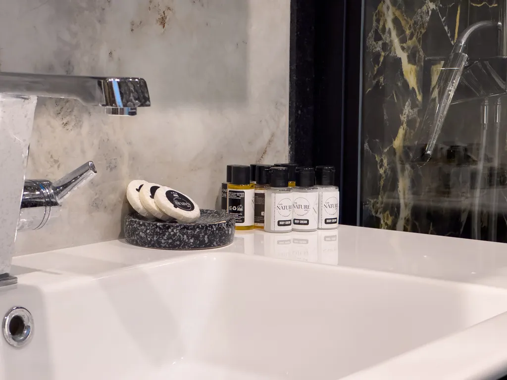 Апартамент в Azura World D с аквапарком и собственным пляжем