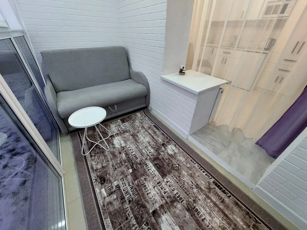 Новая студия с панорамным балконом в Новом городе у парка Прибрежный