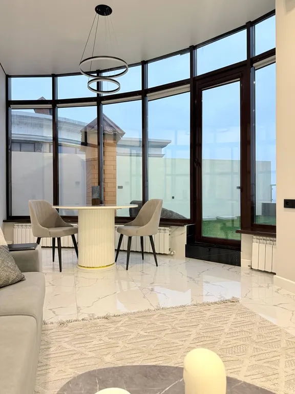 Квартира Квартира Современный пентхаус с панорамными окнами и террасой мечты — Махачкала