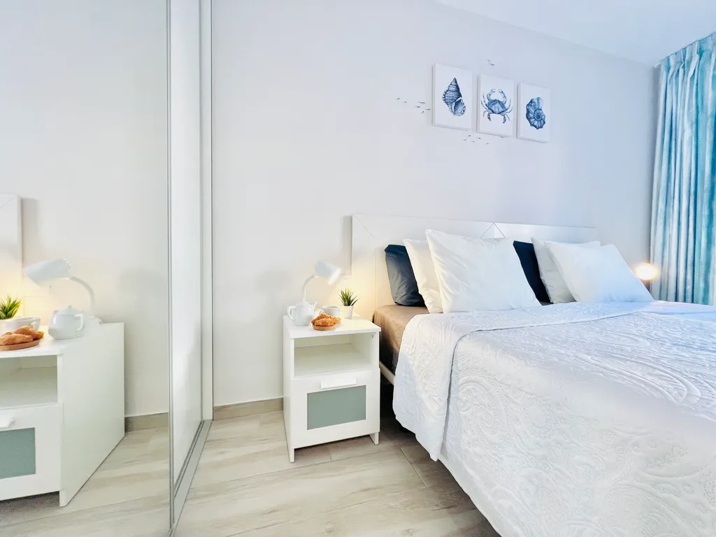 PaulMarie Superior Ocean Lounge