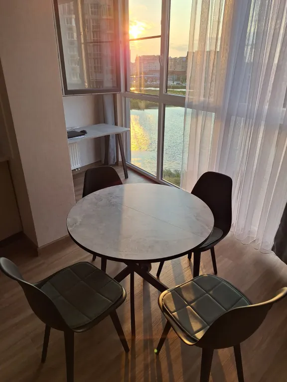 Уютная квартира с видом на озеро.