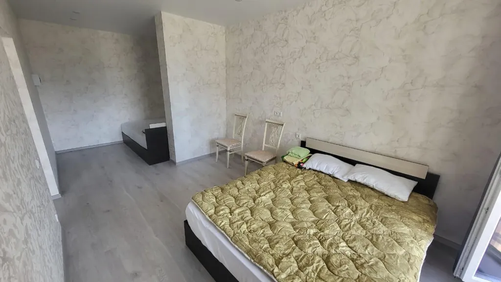 Уютная квартира в новом доме с панорамными окнами