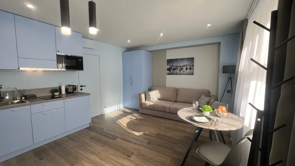 Апартаменты у Часовой башни голубые