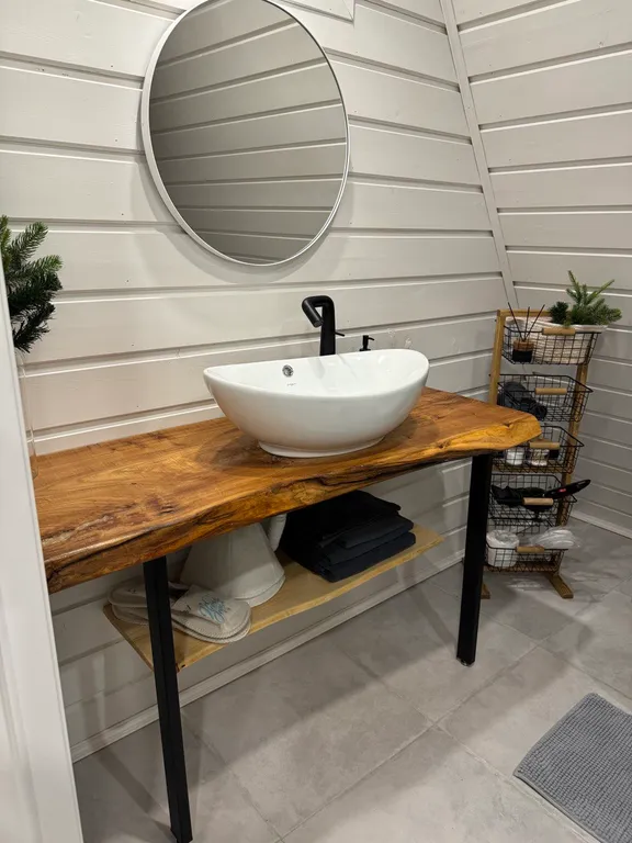 Дом с купелью и Беней