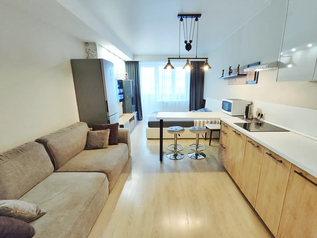 Шикарная просторная студия в центре города