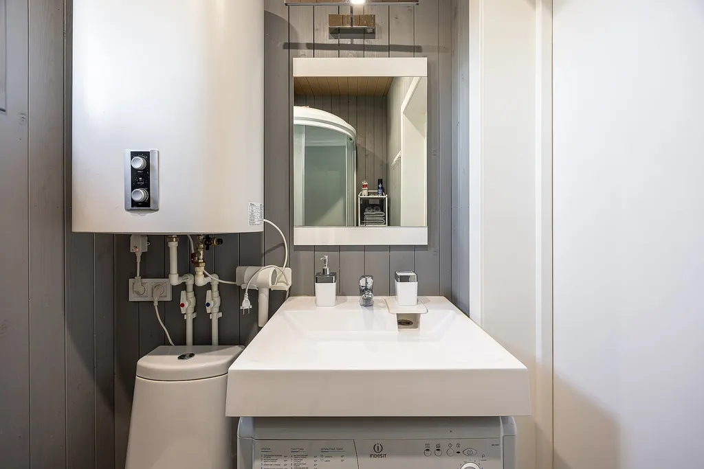 Коттедж Уютный новый домик в городе с горячей купелью — Новопокровское