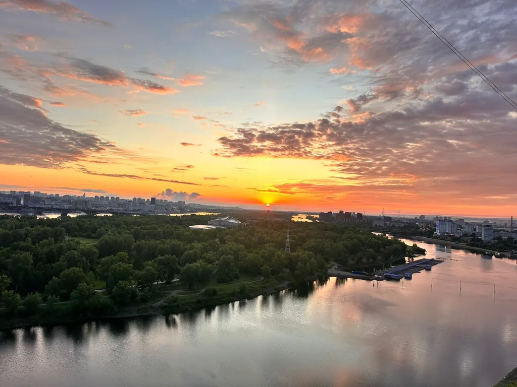 Видовая квартира с дизайнерским ремонтом на берегу реки в белых росах