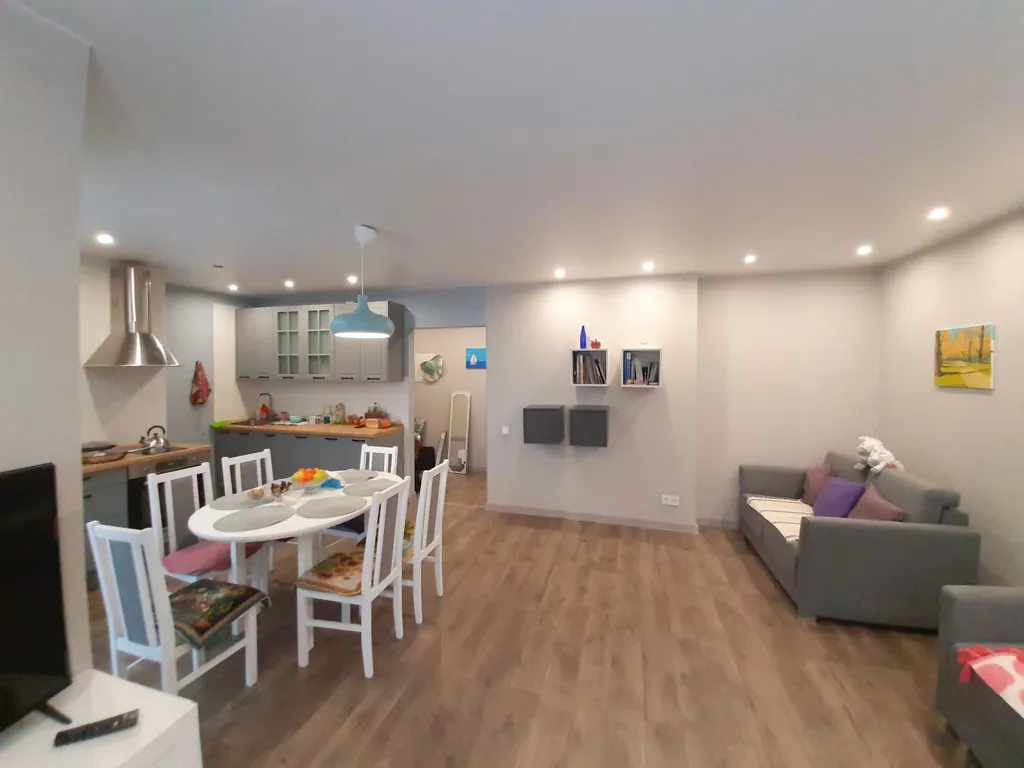 Комфортная двухкомнатная квартира в Зеленоградске