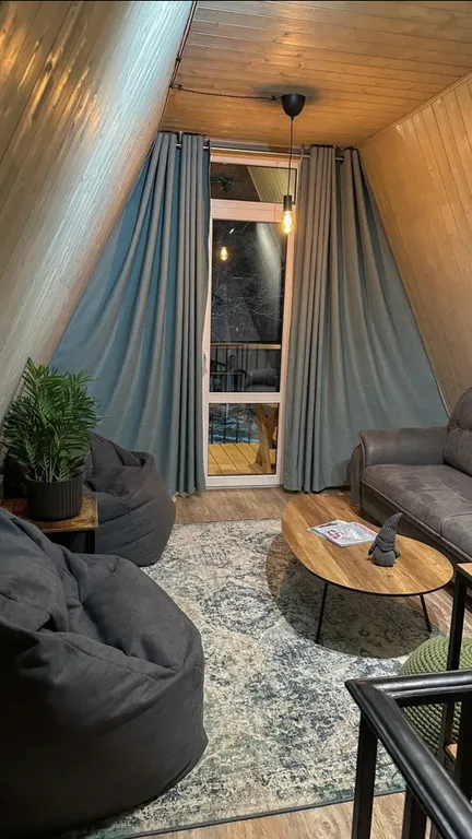 Новый двухэтажный дом в заповедной лесной зоне