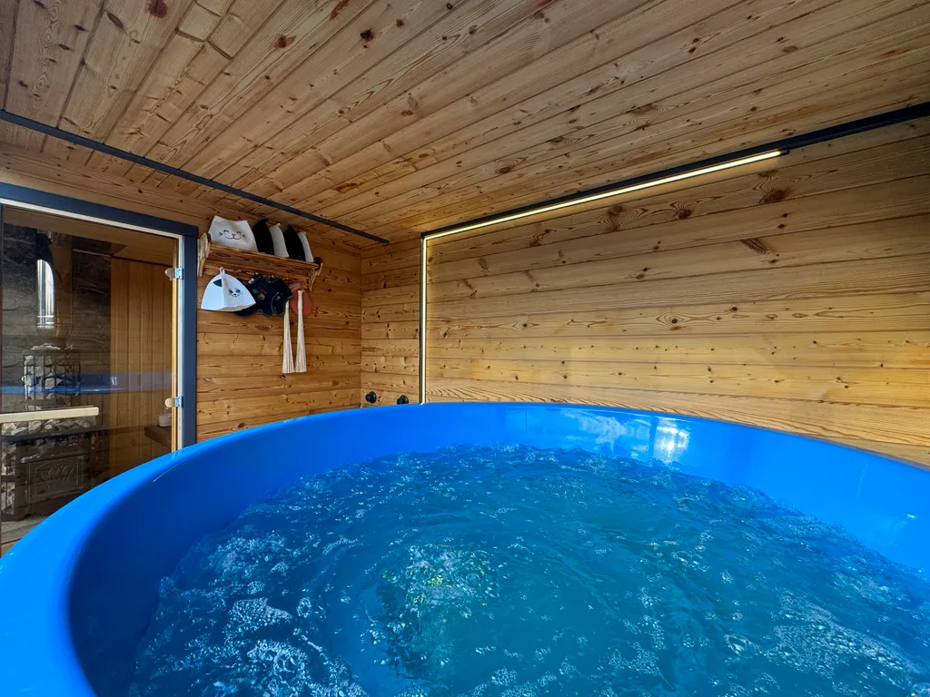 Семейный дом с баней и джакузи