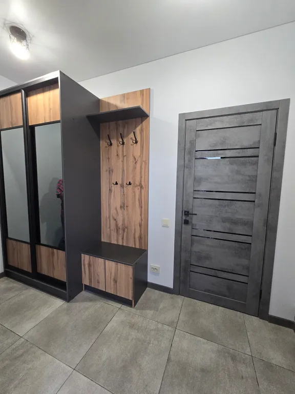 Новый двухэтажный коттедж недалеко от городского пляжа