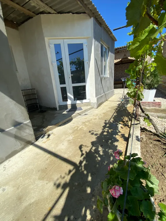 Коттедж Часть дома со своей кухней и отдельным входом под ключ — Судак