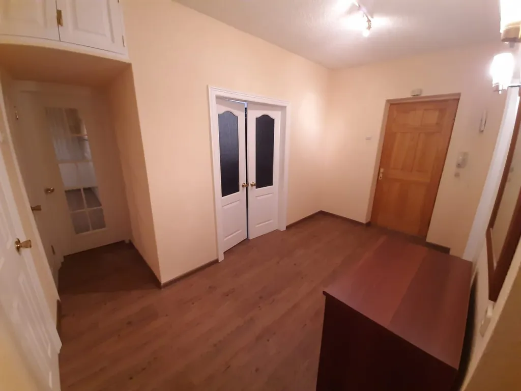 Хорошая просторная большая квартира для семьи или командировочных