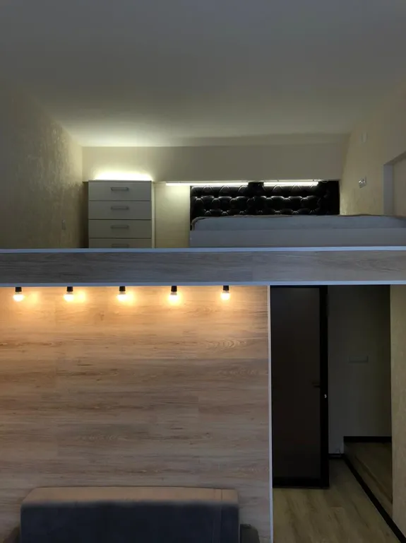 Стильная квартира-студия с большими окнами — аренда посуточно в Чебоксары