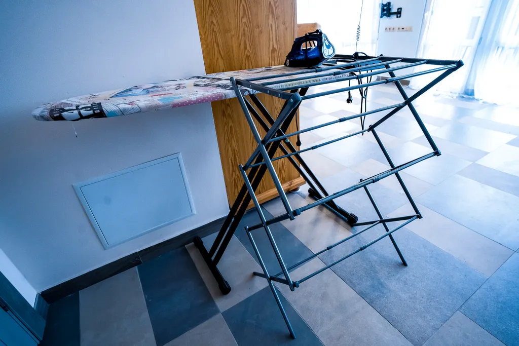 Номер делюкс с видом на бассейн, горы и аэропорт