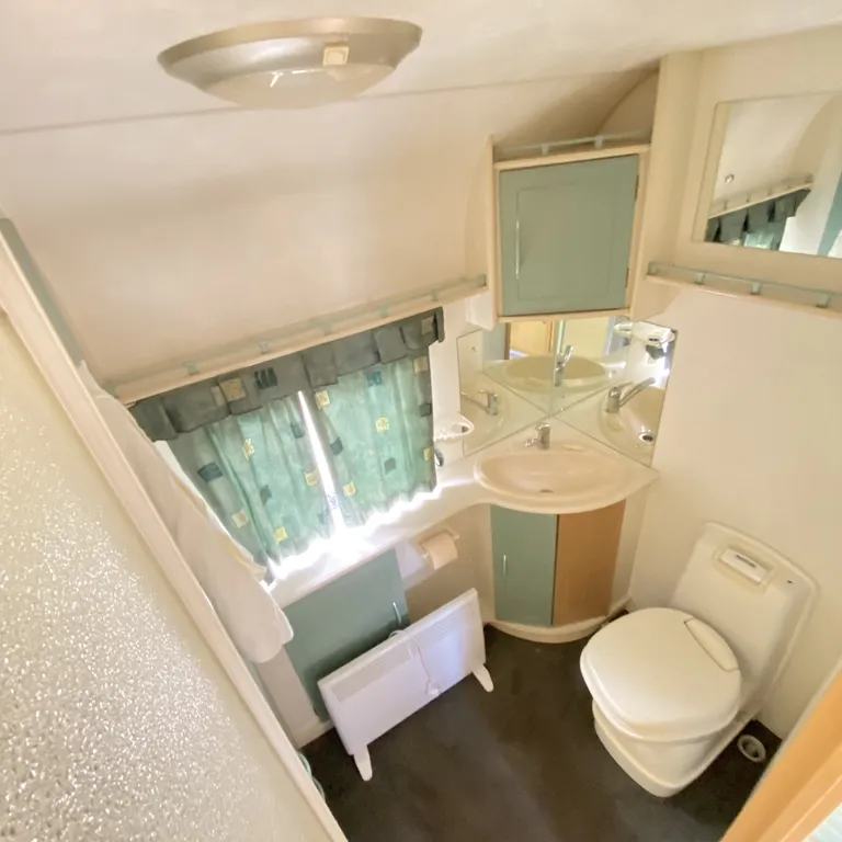 Коттедж Домик в лесу — Кобрино