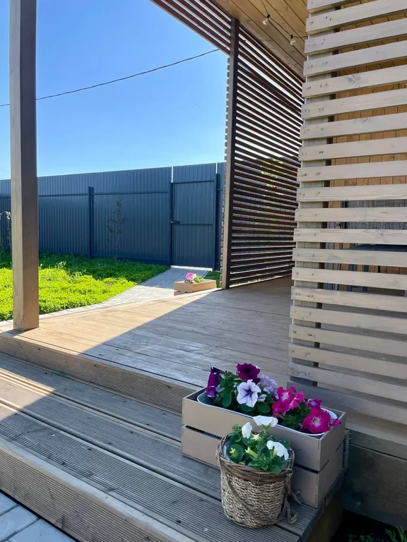 Cube House на берегу Волги