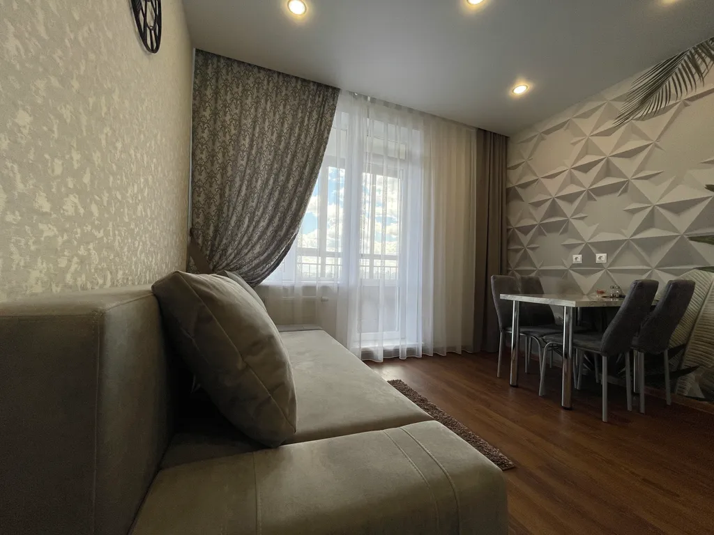 Новая квартира у ЖД вокзала в центре с теплой парковкой