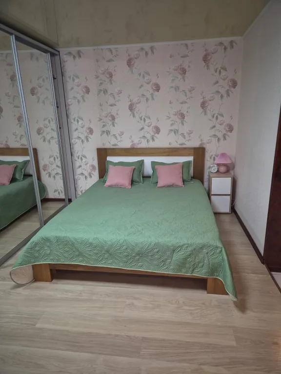 Квартира Уютная студия напротив жд вокзала — аренда посуточно в Нижневартовск