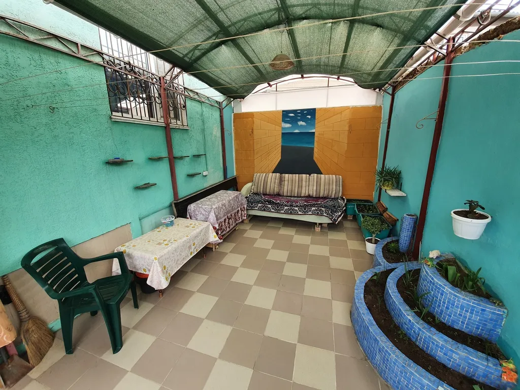 Двухкомнатный дом рядом с театральной площадью в евпатории