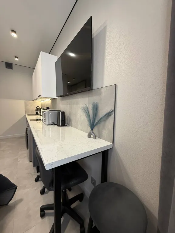 Уютная студия с хорошим наполнением в Курортном городке