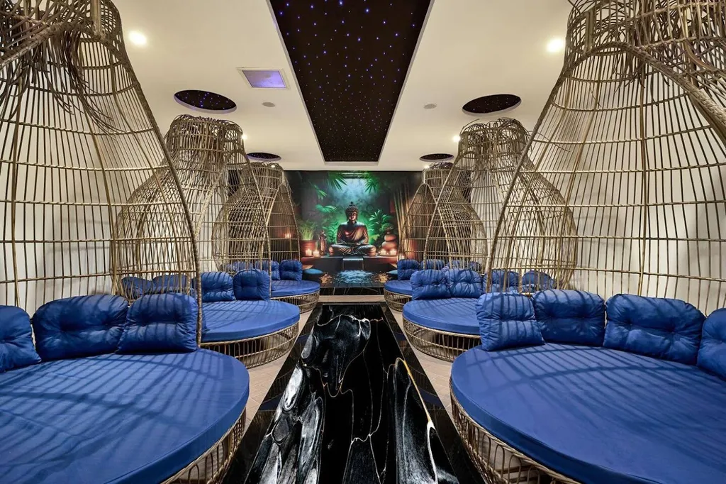 Дизайнерский апартамент Legend с частным пляжем