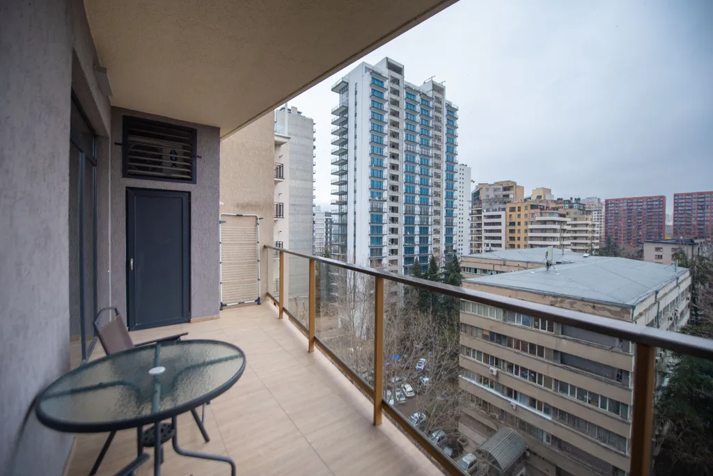 Квартира для семьи в комплексе с детскими площадками