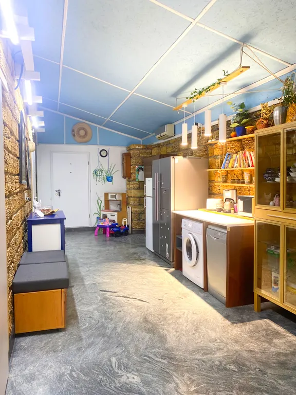 Дом с подогреваем бассейном, зоной отдыха в самом центре Новороссийска