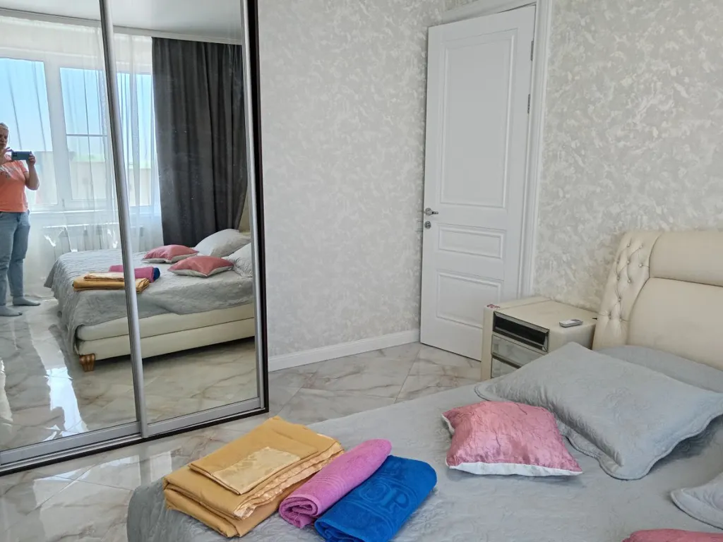 Шикарная огромная квартира с видом на море