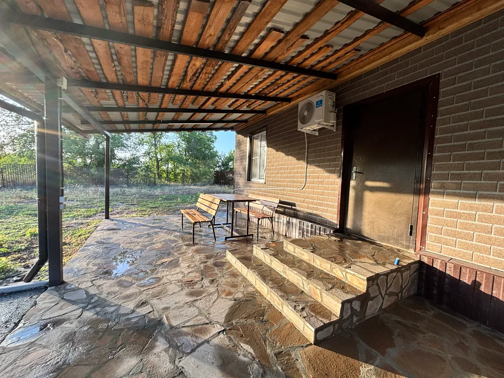 Уютный домик с видом на лес