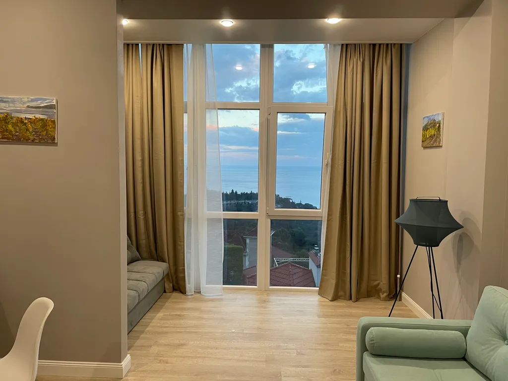 Студия с видом на море