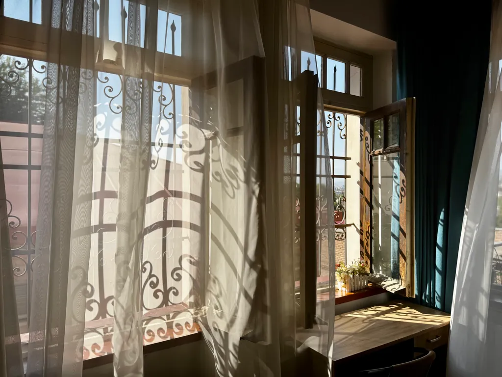 Трёхкомнатные апартаменты в Старом городе с видом на весь Тбилиси