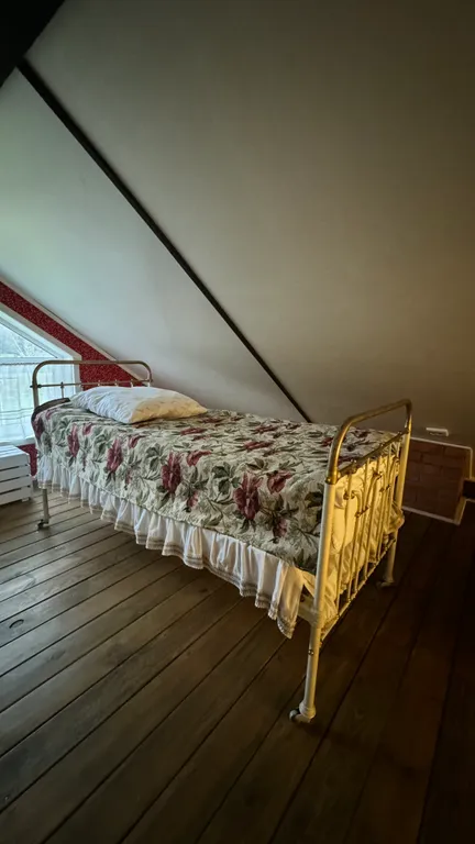 Изба Жигмонд - Архаичная Изба XIX века