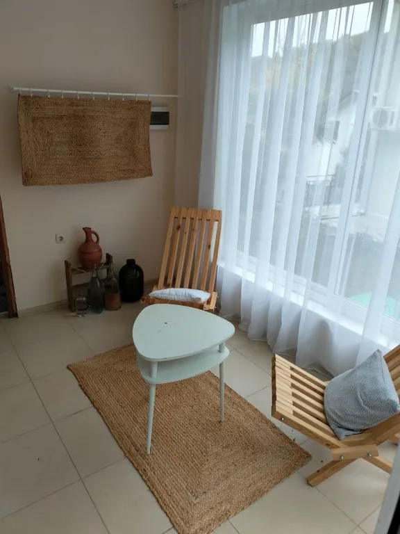 Уютный дом для большой семьи или компании в окружение сада