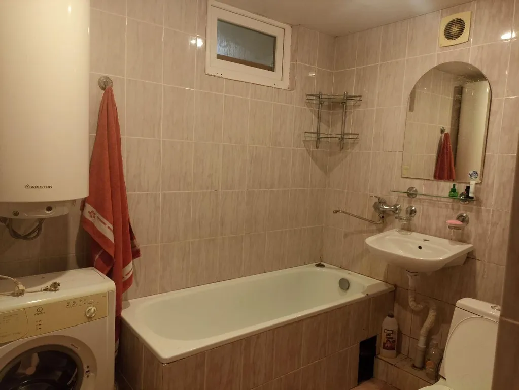 Двухкомнатный квартира с лоджией в тихом уютном районе