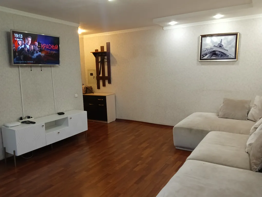 Квартира возле Кинотеатра Родина — аренда посуточно в Серов