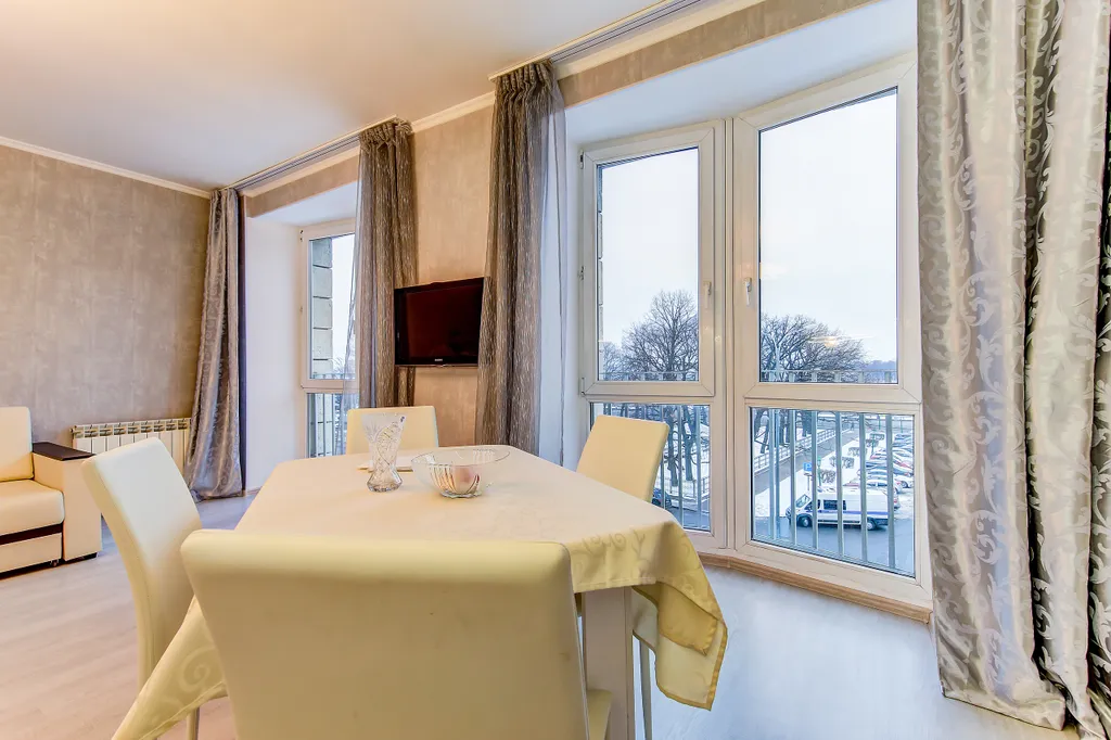 Большая 3-комнатная квартира с видом на Неву и корабли Центр города