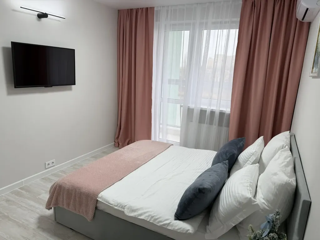 Квартира Двухкомнатная квартира у озера в центре Краснодара — Краснодар