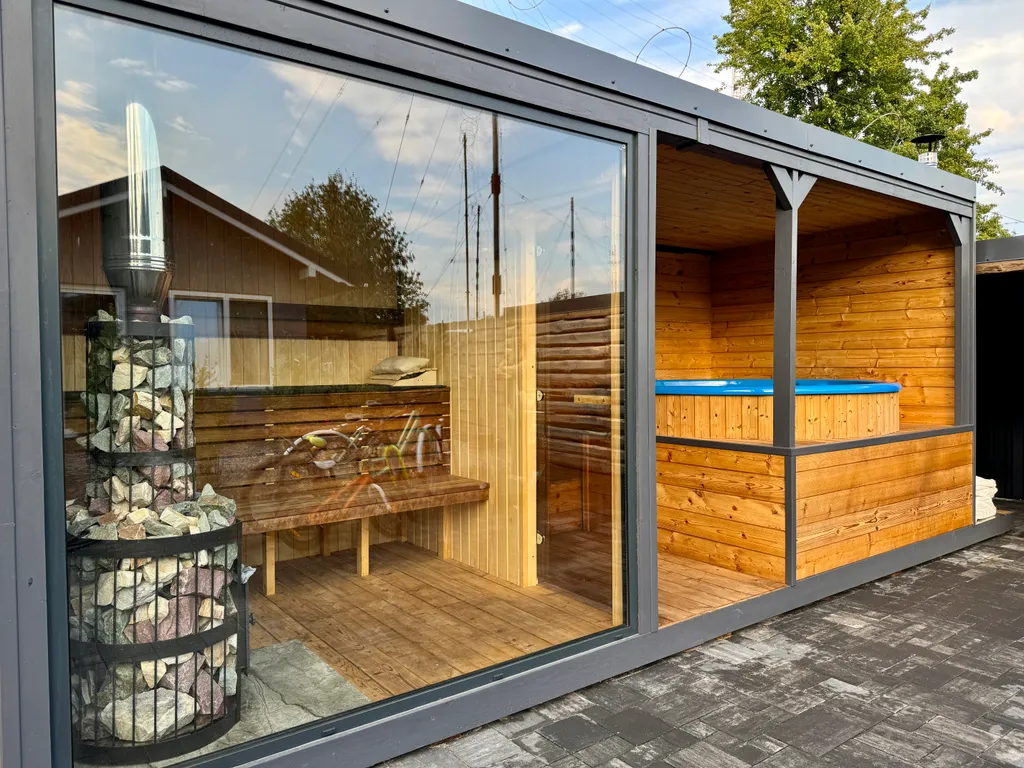 Семейный дом с баней и джакузи