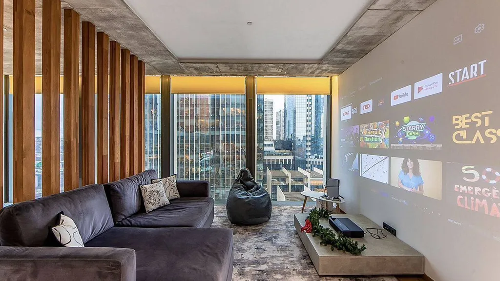 Угловой апартамент с Кинотеатром и Sony PSP