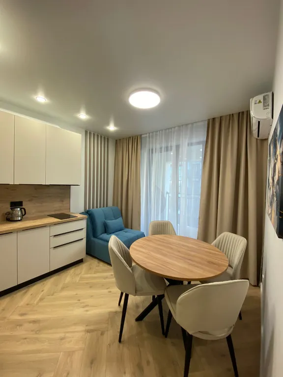 Апартаменты с бассейном на берегу моря