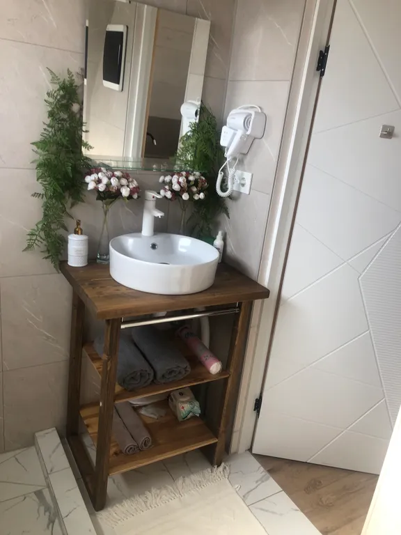 Дом у озера в стиле А-frame