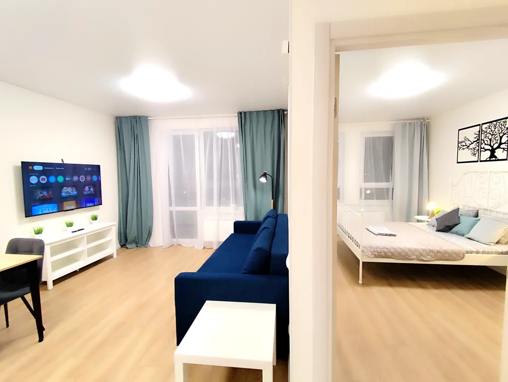 Новая в новом