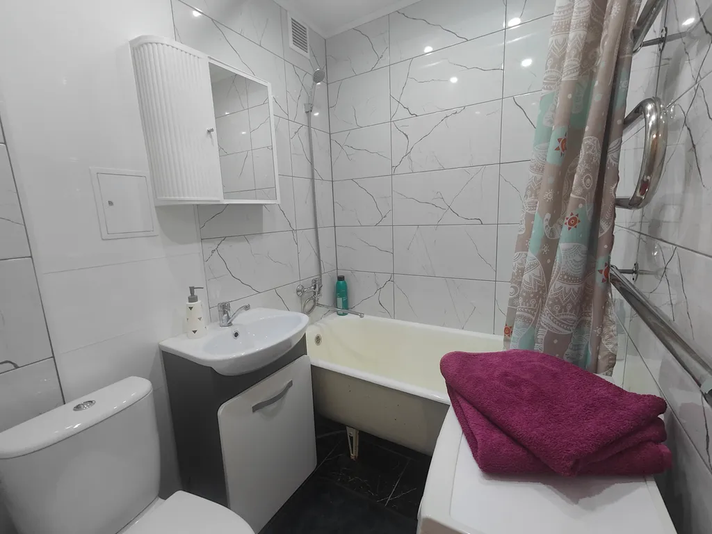 1-комнатная в центре с видом на сквер