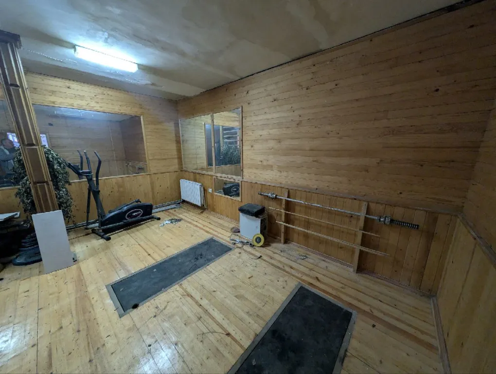 Коттедж с сауной, бассейном и бильярдом в 10 минутах от Минска