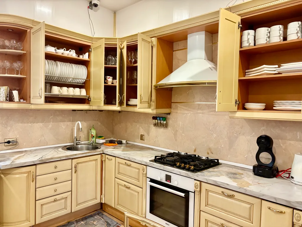 Дом с бассейном