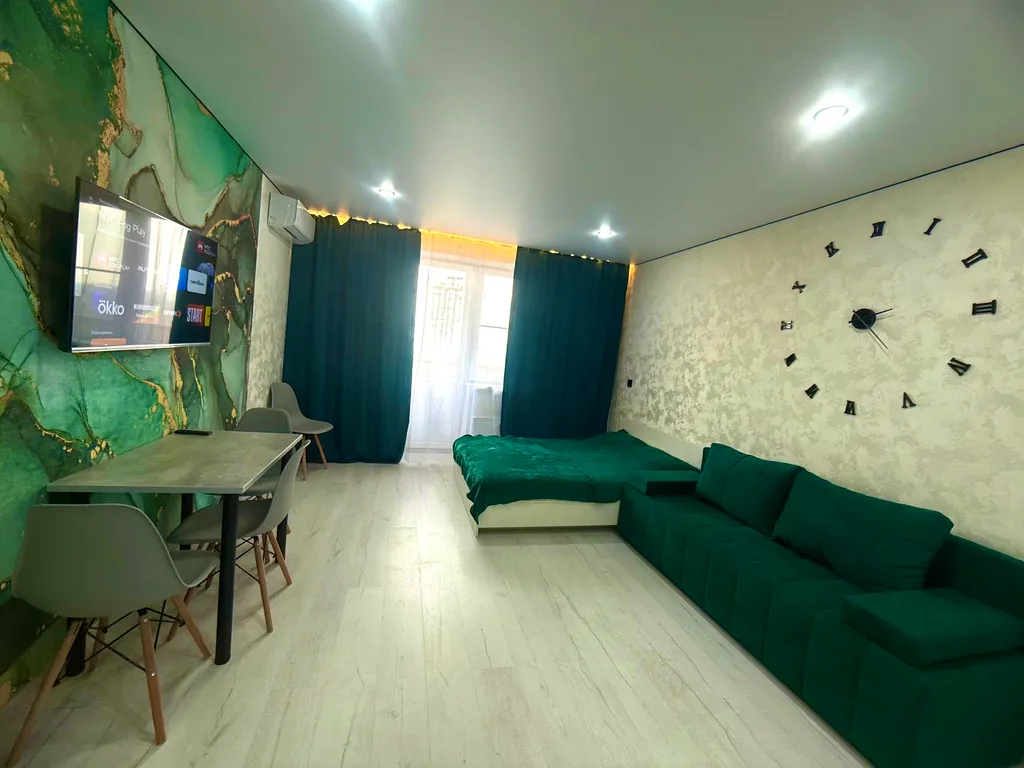 Студия с шикарным дизайнерским ремонтом